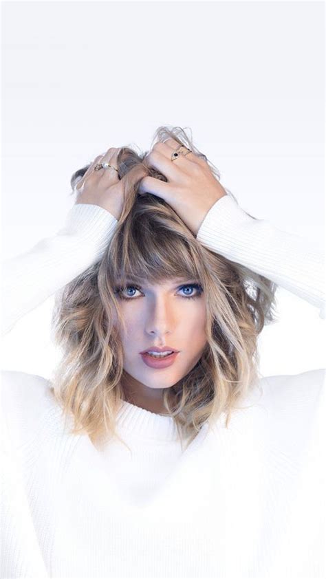 You can also upload and share your favorite <strong>Taylor Swift Reputation Netflix wallpapers</strong>. . Taylor swift iphone background